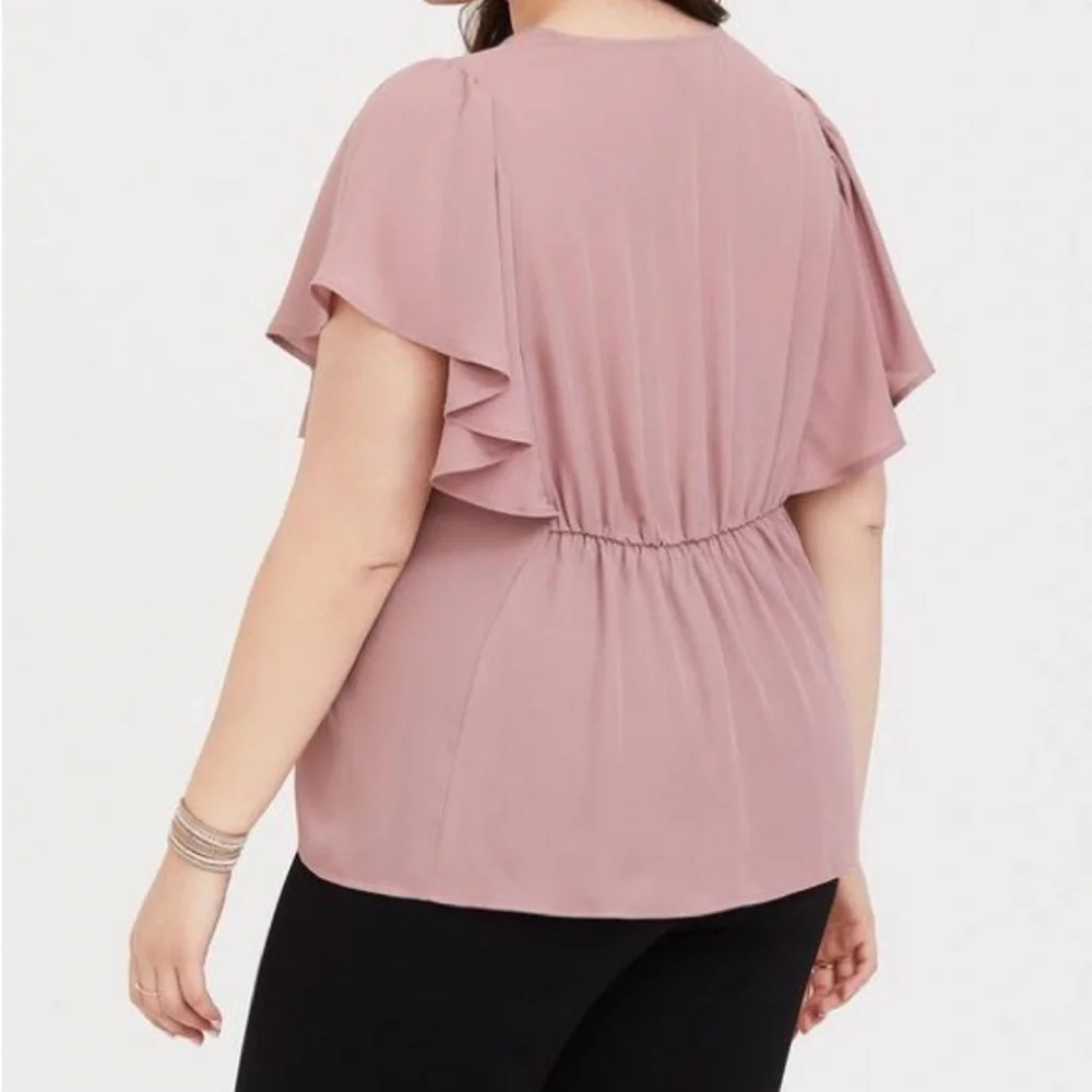 Torrid Women's Georgette Button Front Flutter Sleeve Blouse Blush Pink Size 4